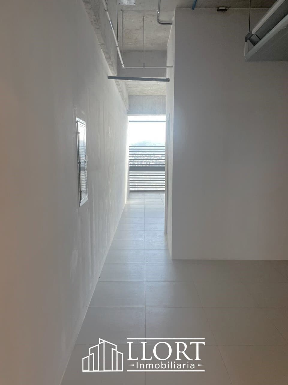 Local en Torre Humana con vista Sur - Vista 4