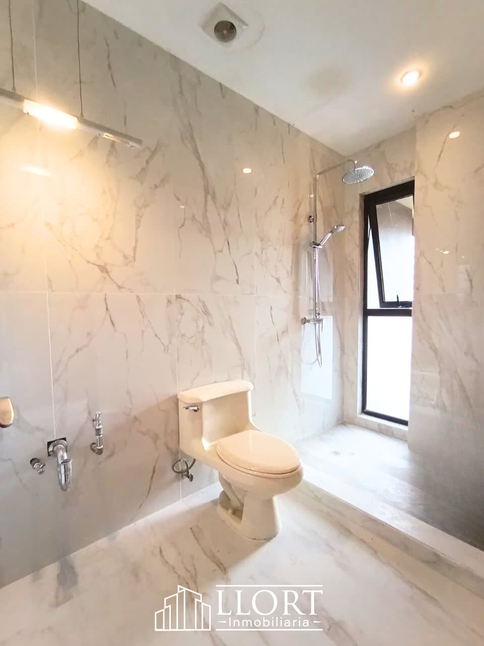 Apartamento RECIÉN REMODELADO CON LÍNEA BLANCA en Torre 105 Campestre - Vista principal