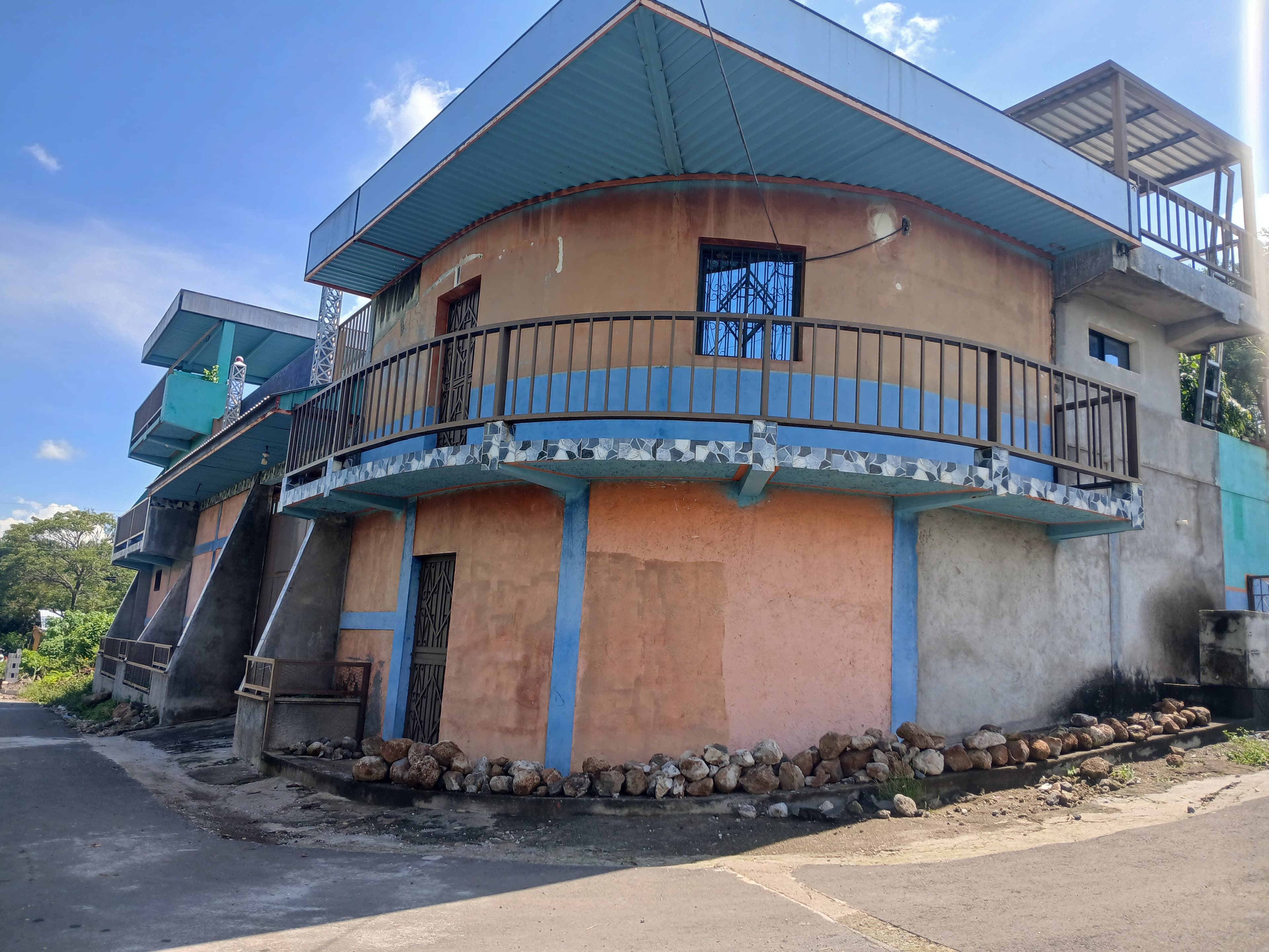 Casa, cerca de Puente Cuscatlán ( Río Lempa) - Vista 2