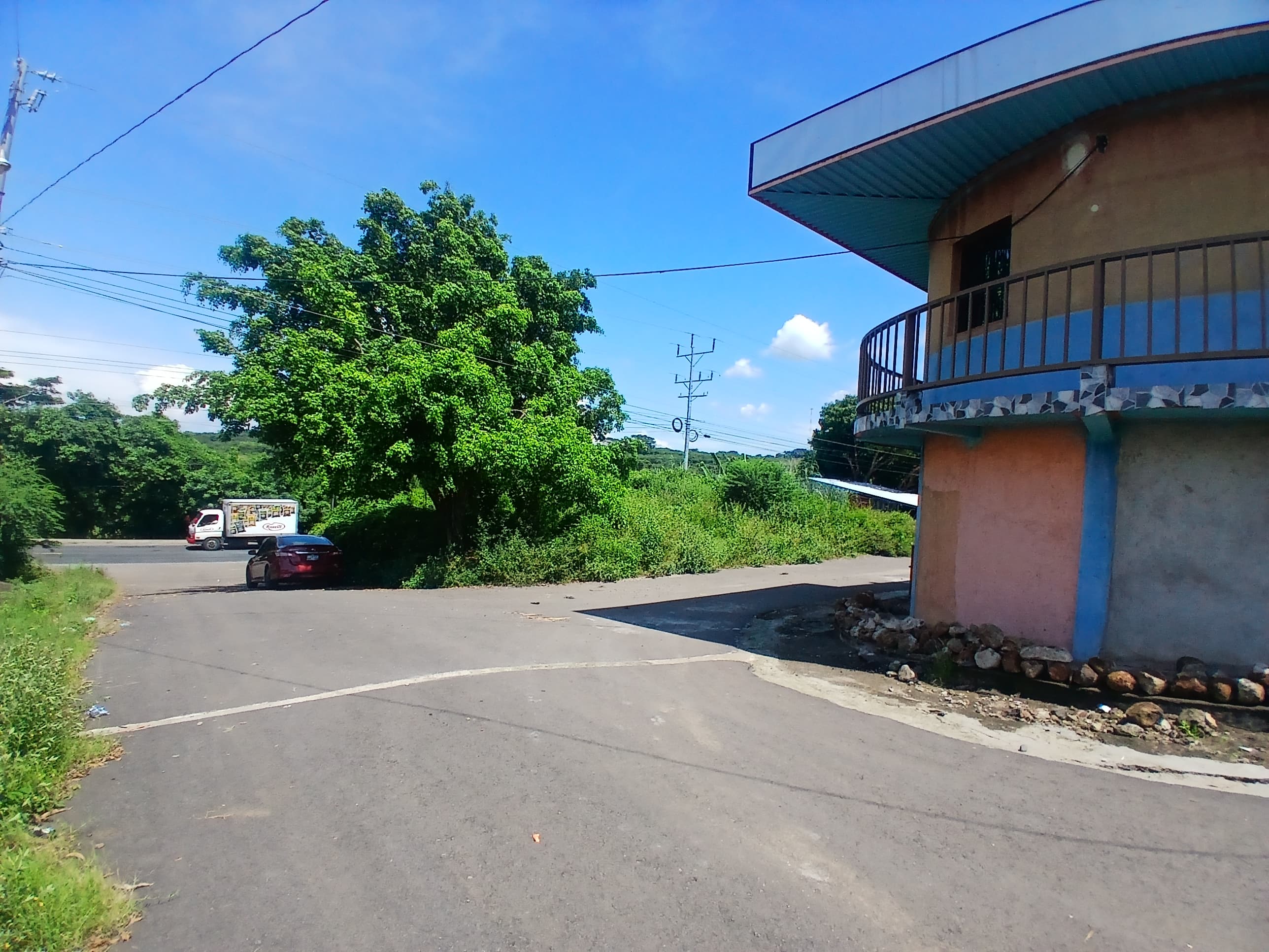 Casa, cerca de Puente Cuscatlán ( Río Lempa) - Vista 3